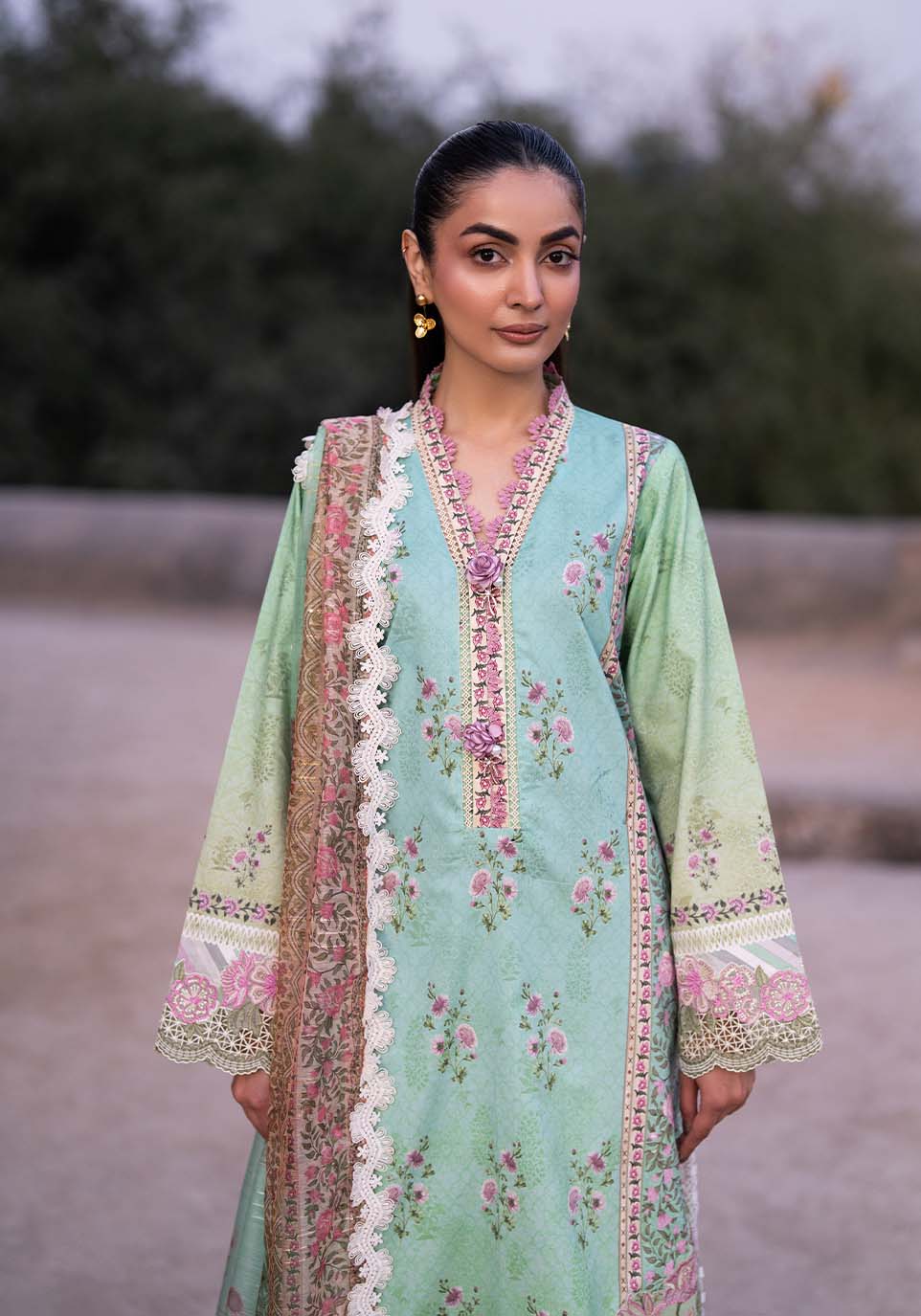 Zarqash | Luxe Lawn 26 | ZQL0011