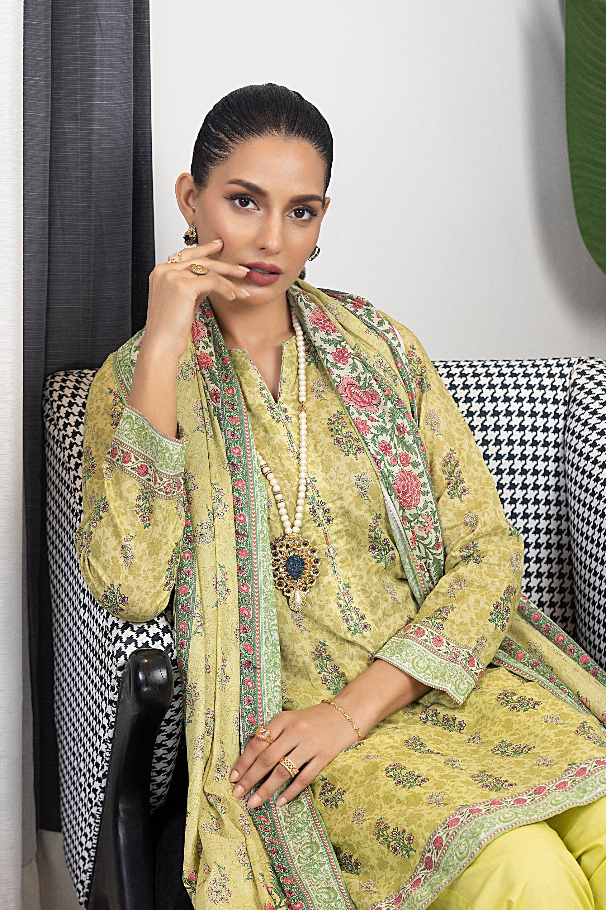 LSM | Winter Marina 24 | 0159 - Official LSM stockist in UK - Sakeena London