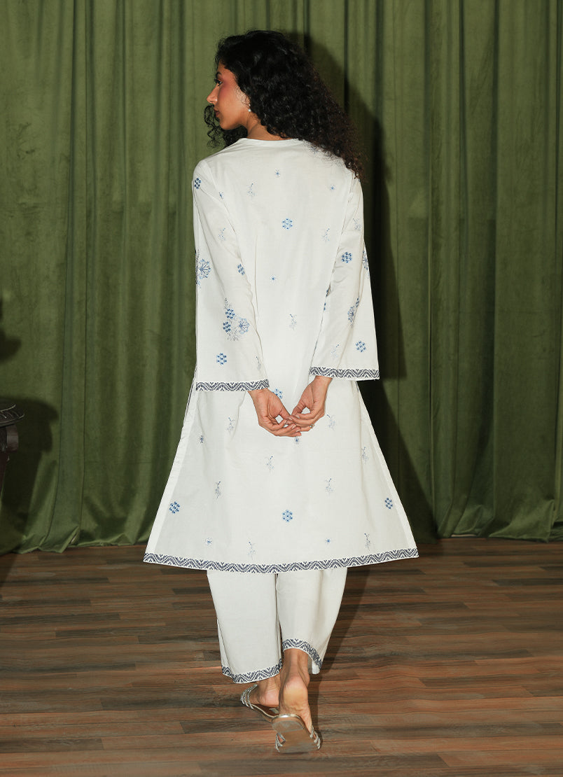 Image | Spring the Tea | ICSE-214191-12524 - Official Image stockist in UK - Sakeena London