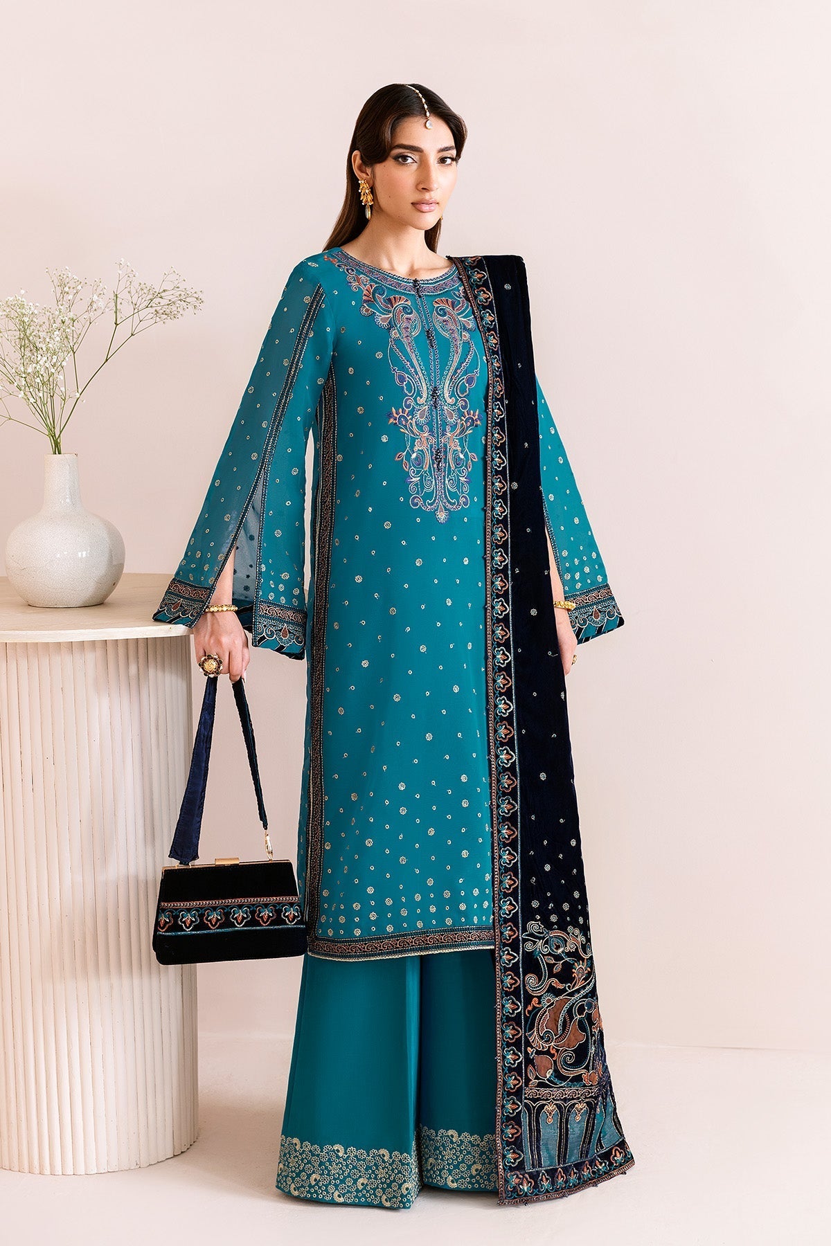 Alizeh | Makhmal Luxury Velvet Edit | Nelofer - Official Alizeh stockist in UK - Sakeena London