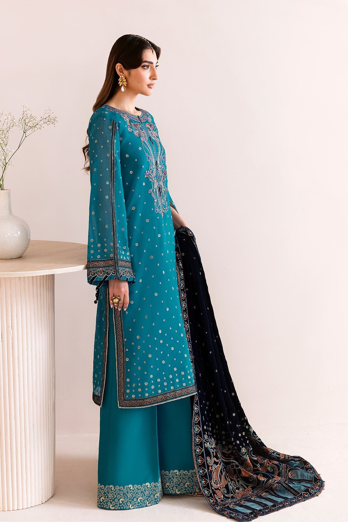 Alizeh | Makhmal Luxury Velvet Edit | Nelofer - Official Alizeh stockist in UK - Sakeena London