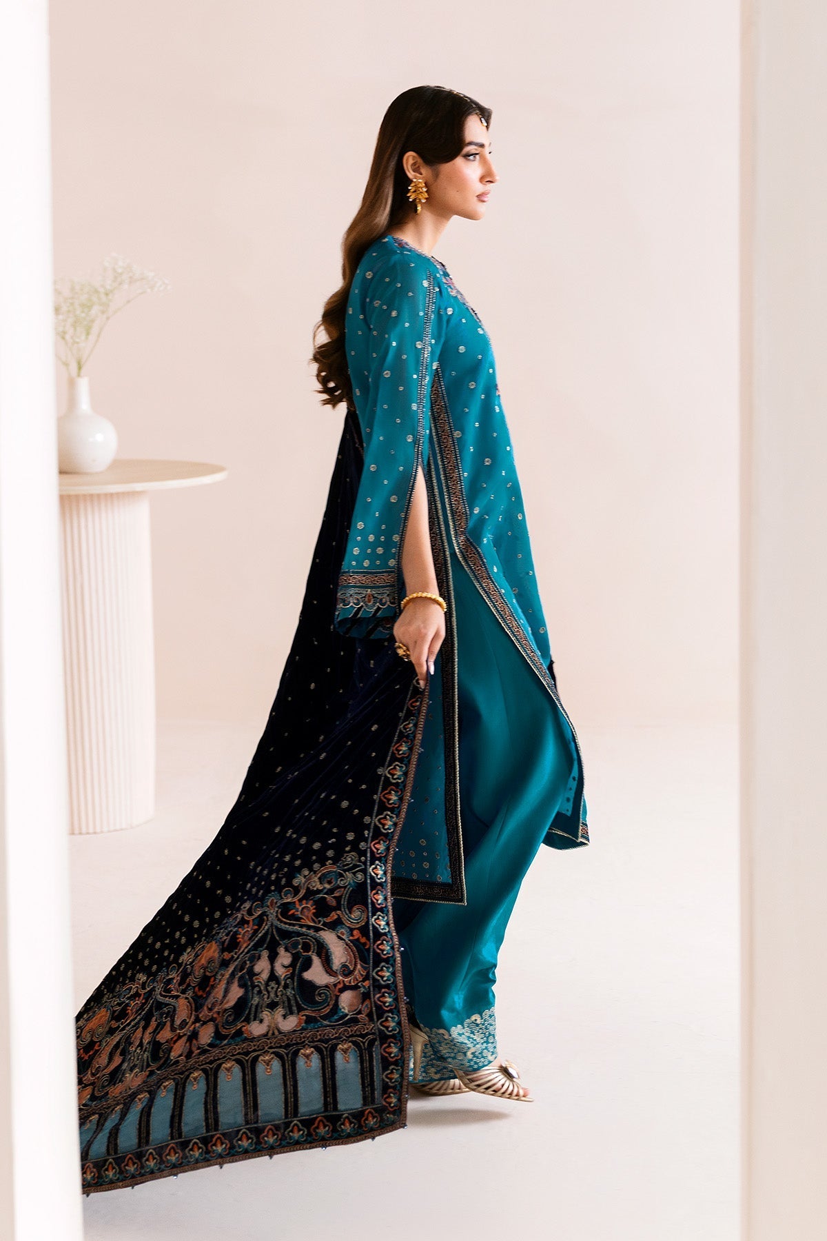 Alizeh | Makhmal Luxury Velvet Edit | Nelofer - Official Alizeh stockist in UK - Sakeena London