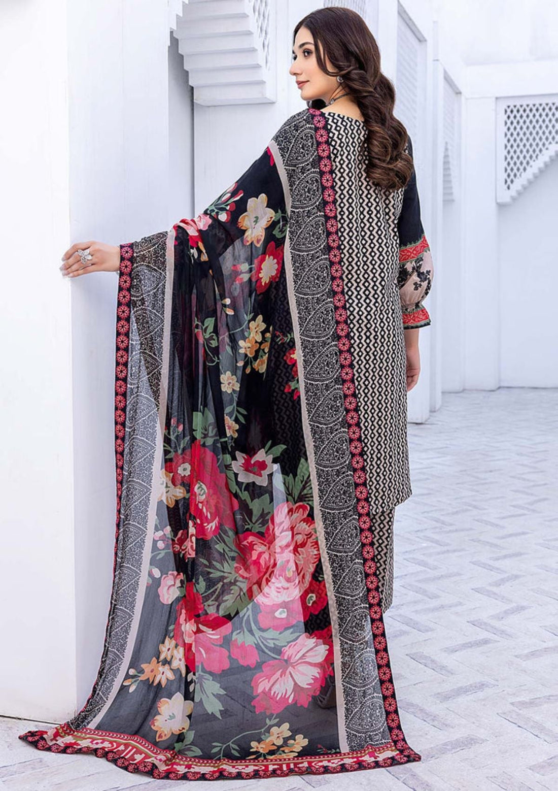 Lawn Collection - Charizma - Zouq Black & White - BWS#09
