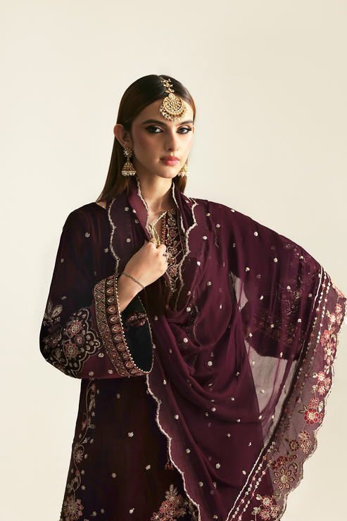 Emaan Adeel | Zarposh Velvet 25 | KANWAL - Official Emaan Adeel stockist in UK - Sakeena London