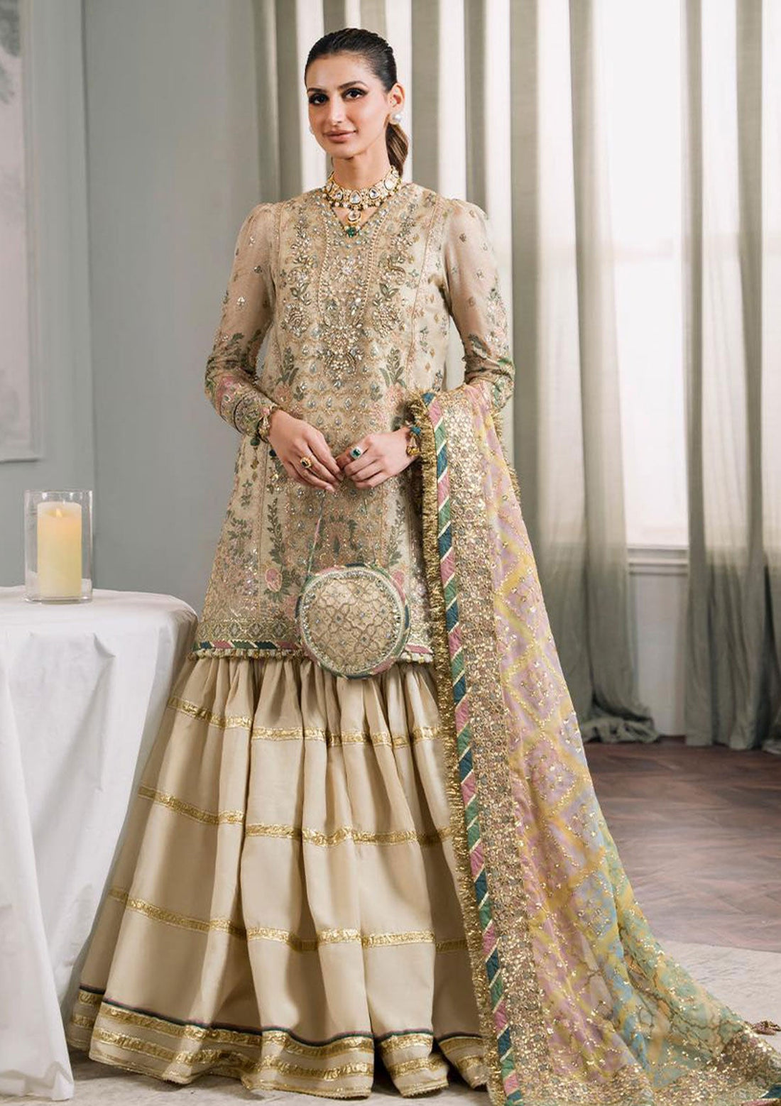 Formal Collection - Baroque - Chantelle - Embroidered - BQU-Ch12-04