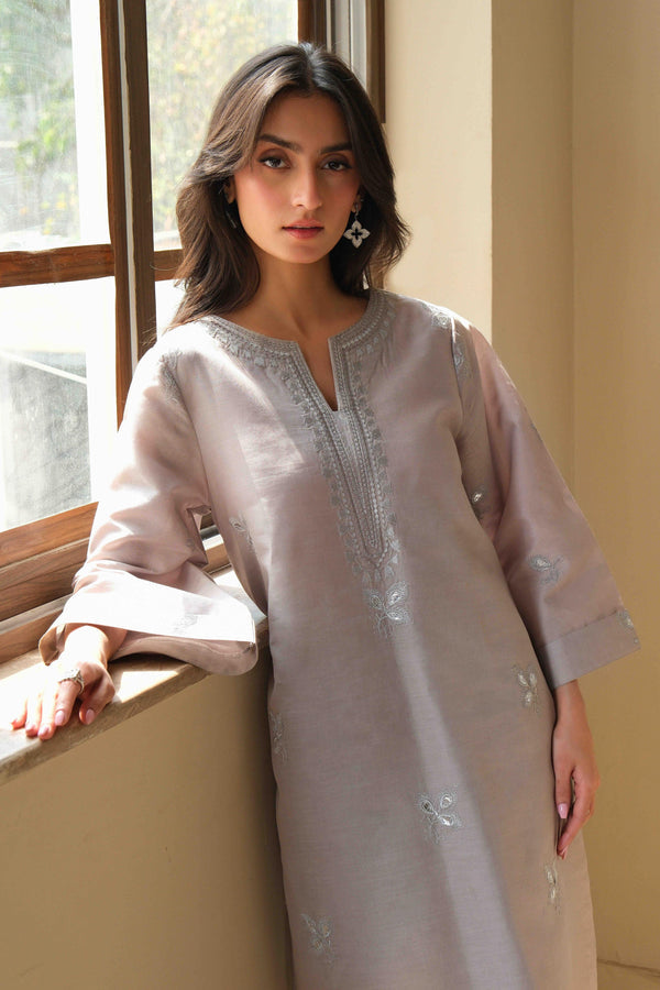 Noor by Saadia Asad | Noor Pret 25 | D3 - Neutral Noir - Official Noor by Saadia Asad stockist in UK - Sakeena London