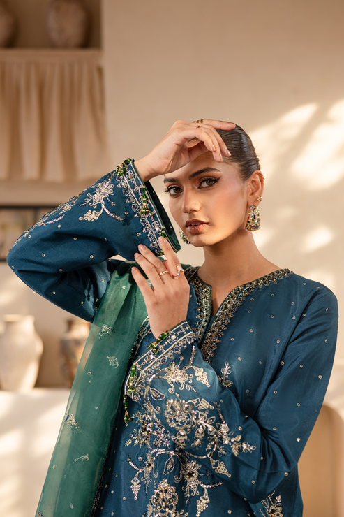 Emaan Adeel | Noore Festive Formals | LAVEEN - Official Emaan Adeel stockist in UK - Sakeena London