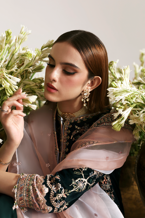 Emaan Adeel | Zarposh Velvet 25 | MEHRUUNISA - Official Emaan Adeel stockist in UK - Sakeena London