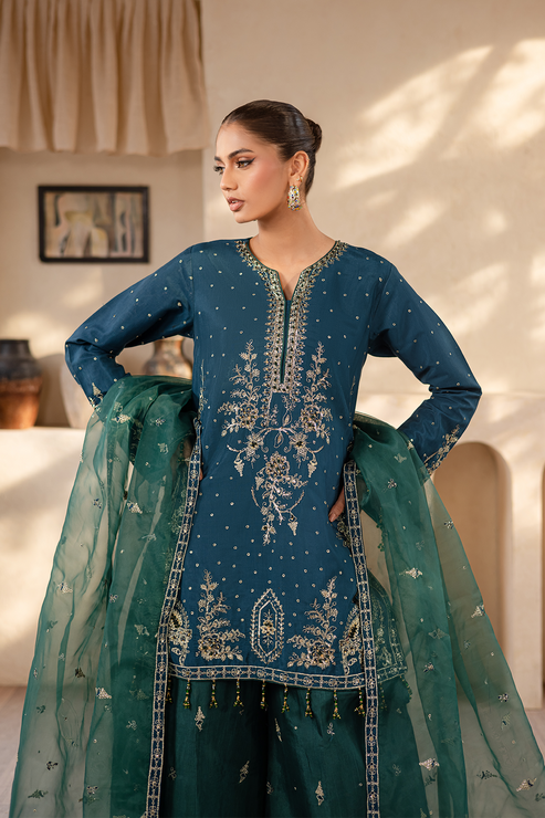 Emaan Adeel | Noore Festive Formals | LAVEEN - Official Emaan Adeel stockist in UK - Sakeena London