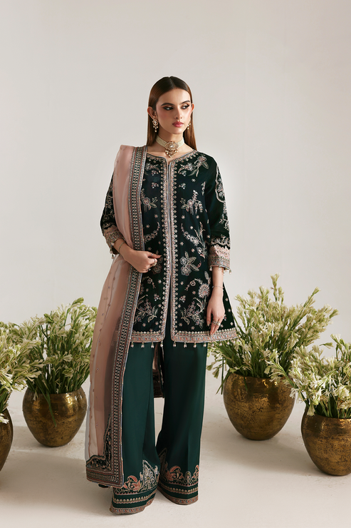 Emaan Adeel | Zarposh Velvet 25 | MEHRUUNISA - Official Emaan Adeel stockist in UK - Sakeena London