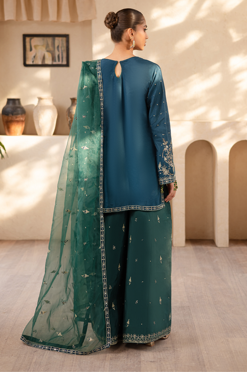 Emaan Adeel | Noore Festive Formals | LAVEEN - Official Emaan Adeel stockist in UK - Sakeena London