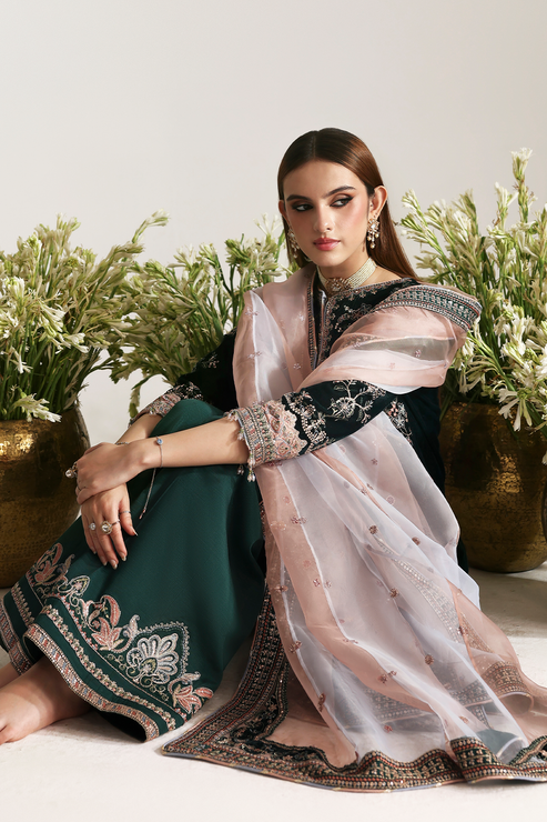 Emaan Adeel | Zarposh Velvet 25 | MEHRUUNISA - Official Emaan Adeel stockist in UK - Sakeena London