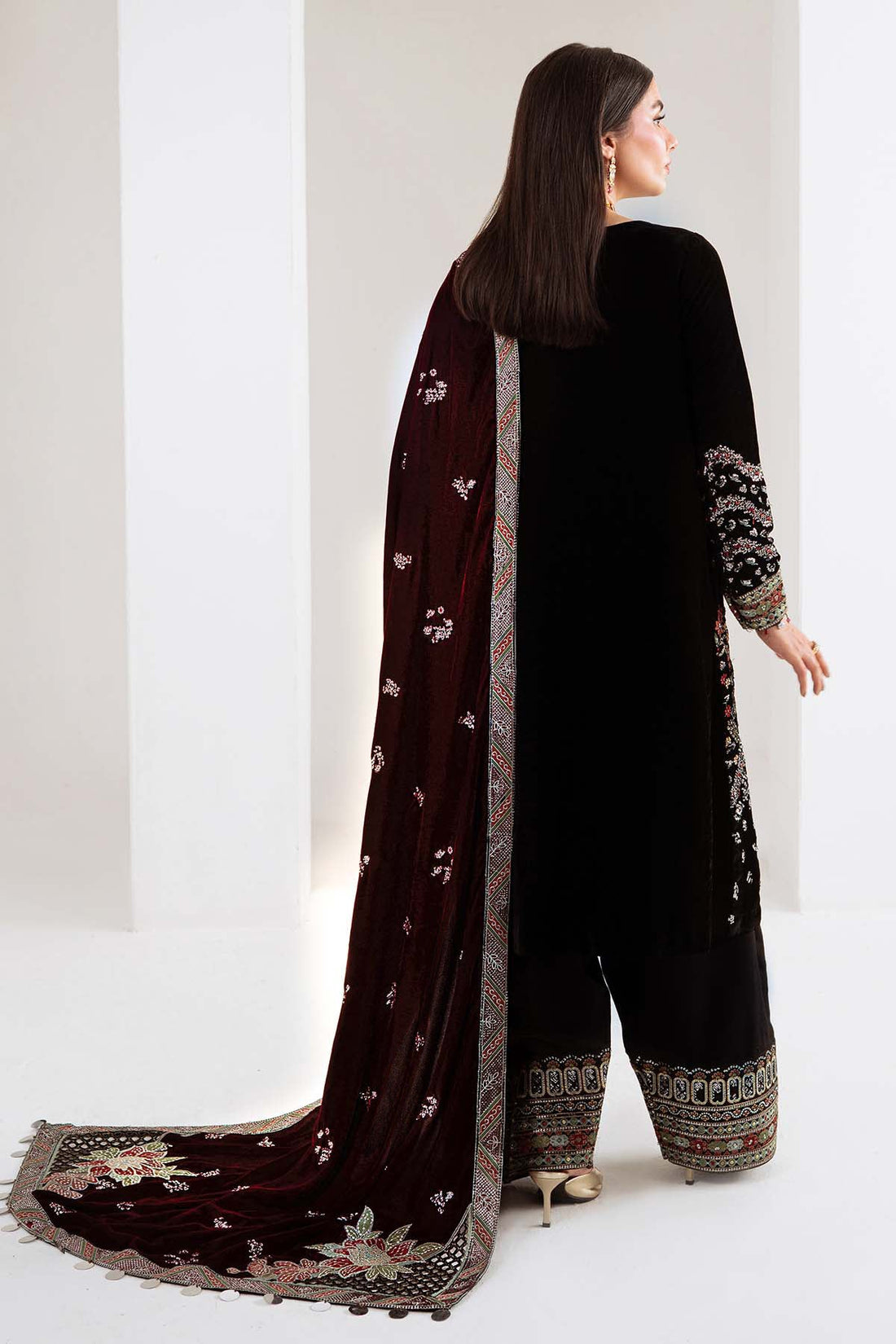Nureh | Maya Velvet | NW-113 - Official Nureh stockist in UK - Sakeena London
