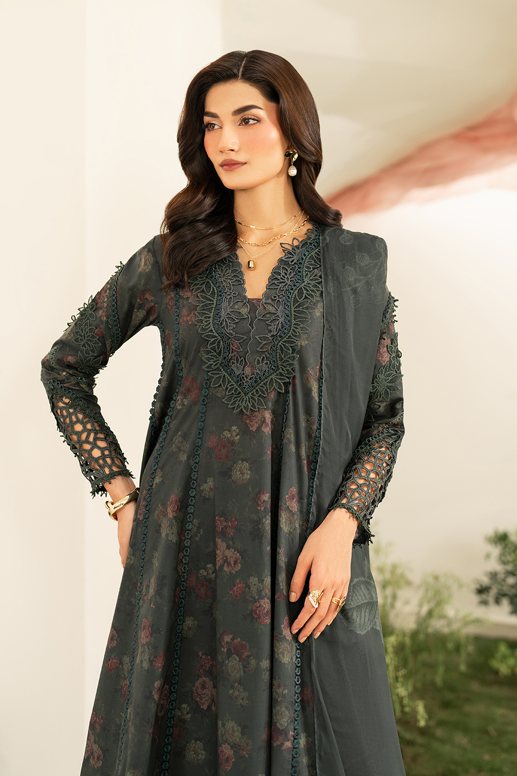 Iznik | Festive Edition | IFE-08 - Official Iznik stockist in UK - Sakeena London