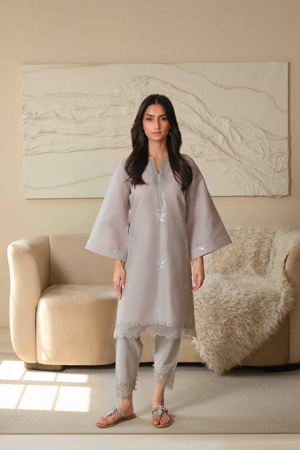 Noor by Saadia Asad | Noor Pret 25 | D3 - Neutral Noir - Official Noor by Saadia Asad stockist in UK - Sakeena London