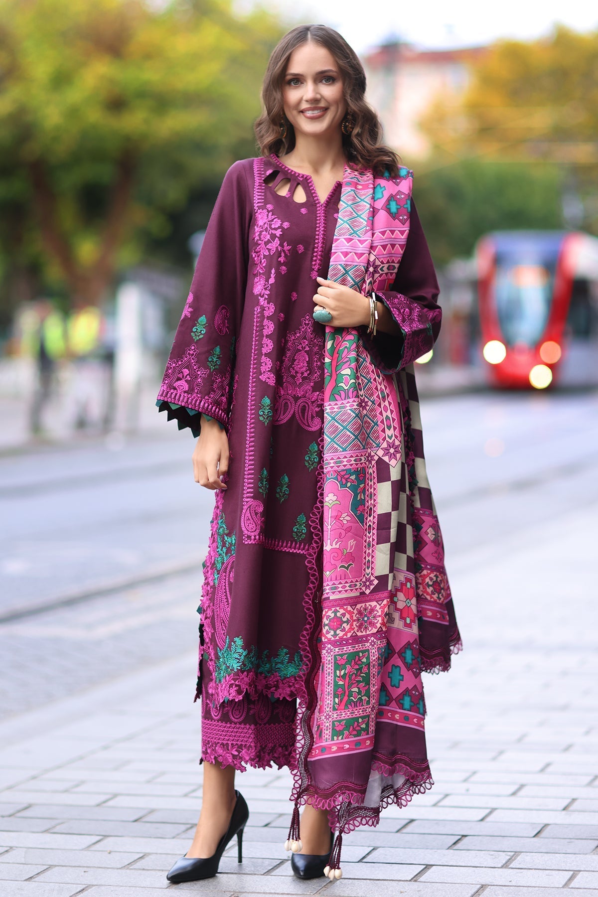 Charizma | Poshima Shawl | PS4-05 - Official Charizma stockist in UK - Sakeena London