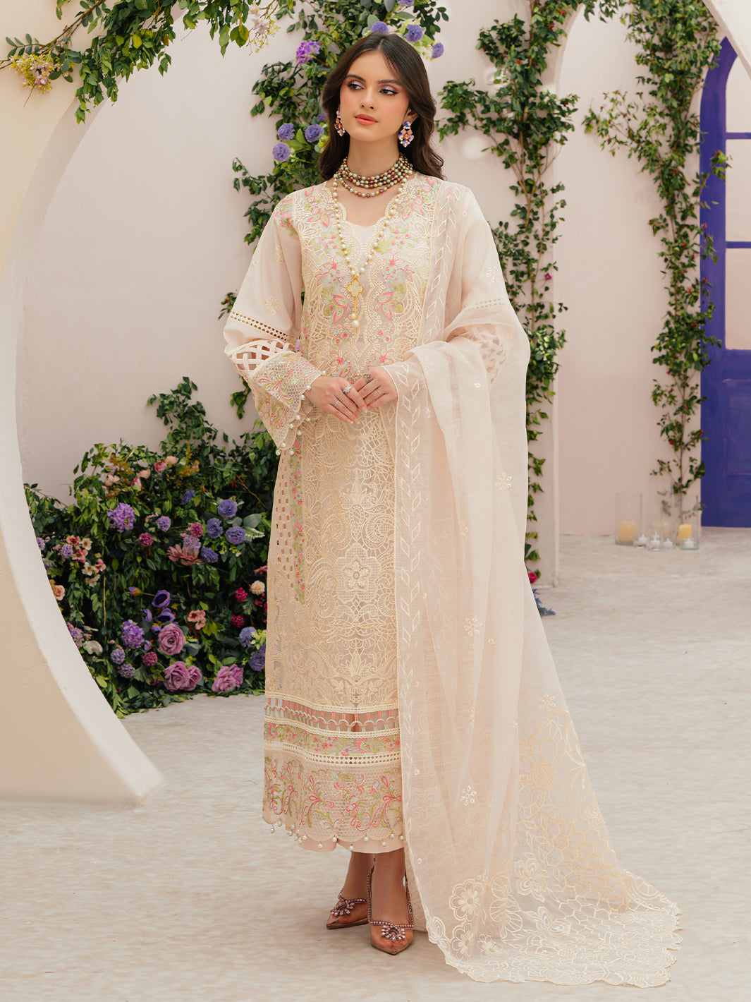 Mahnur | Allenura Luxury Lawn 24 | ALLORA - Official Mahnur stockist in UK - Sakeena London