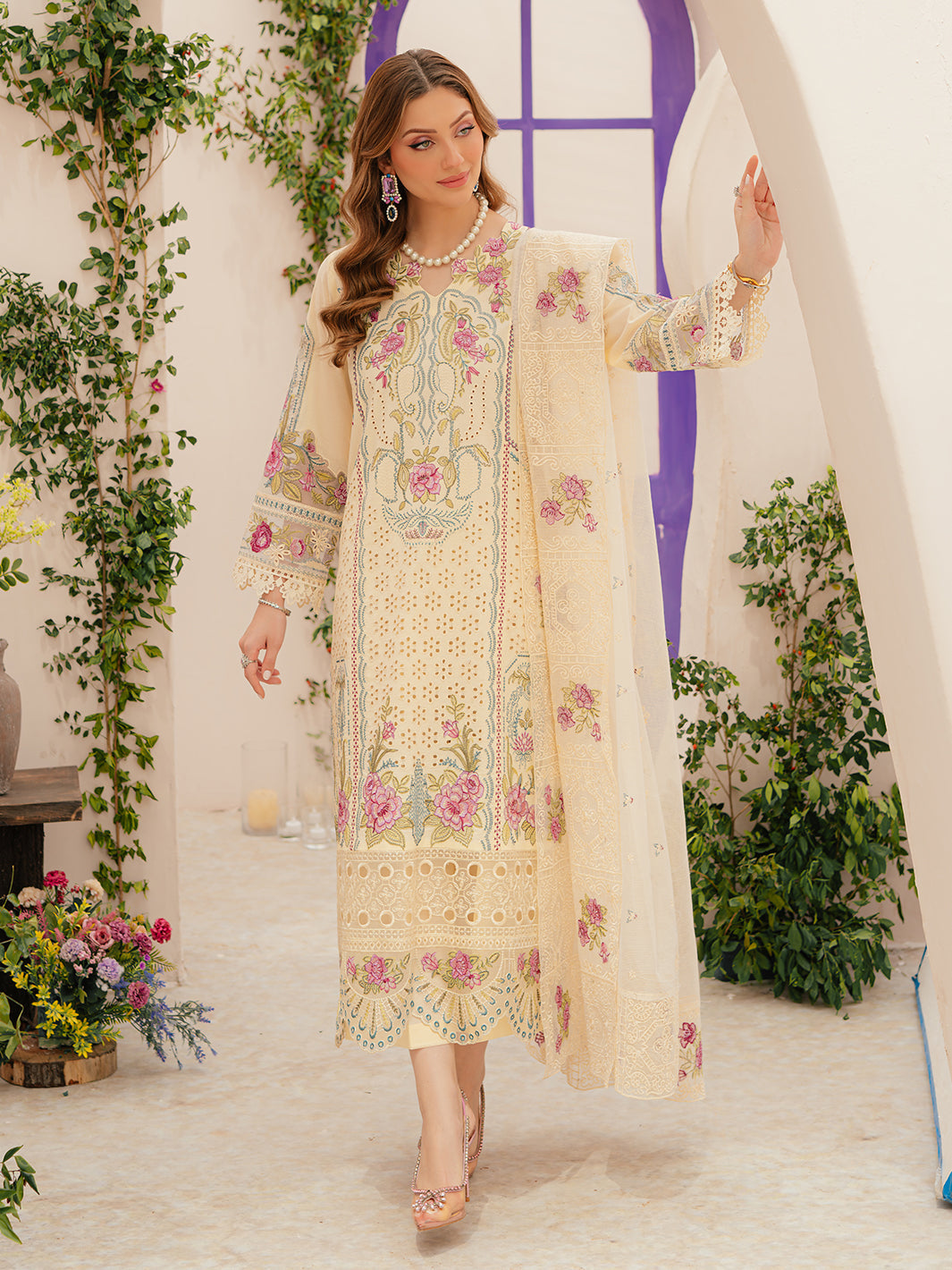 Mahnur | Allenura Luxury Lawn 24 | AMOUR - Official Mahnur stockist in UK - Sakeena London