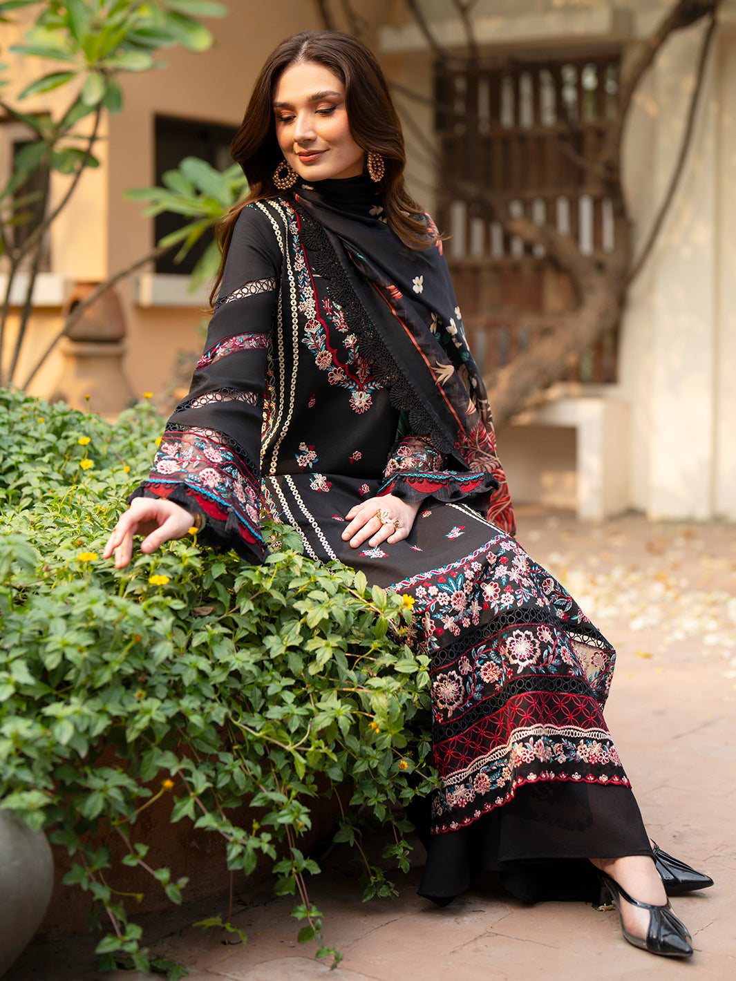 Mahnur | Angan Embroidered Lawn 26 | AN-007