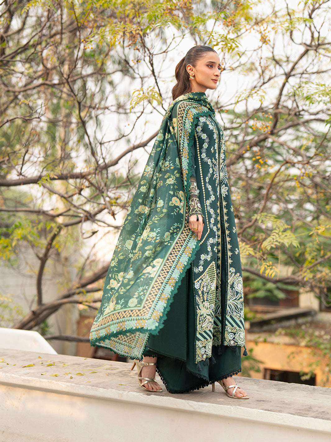 Mahnur | Angan Embroidered Lawn 26 | AN-010