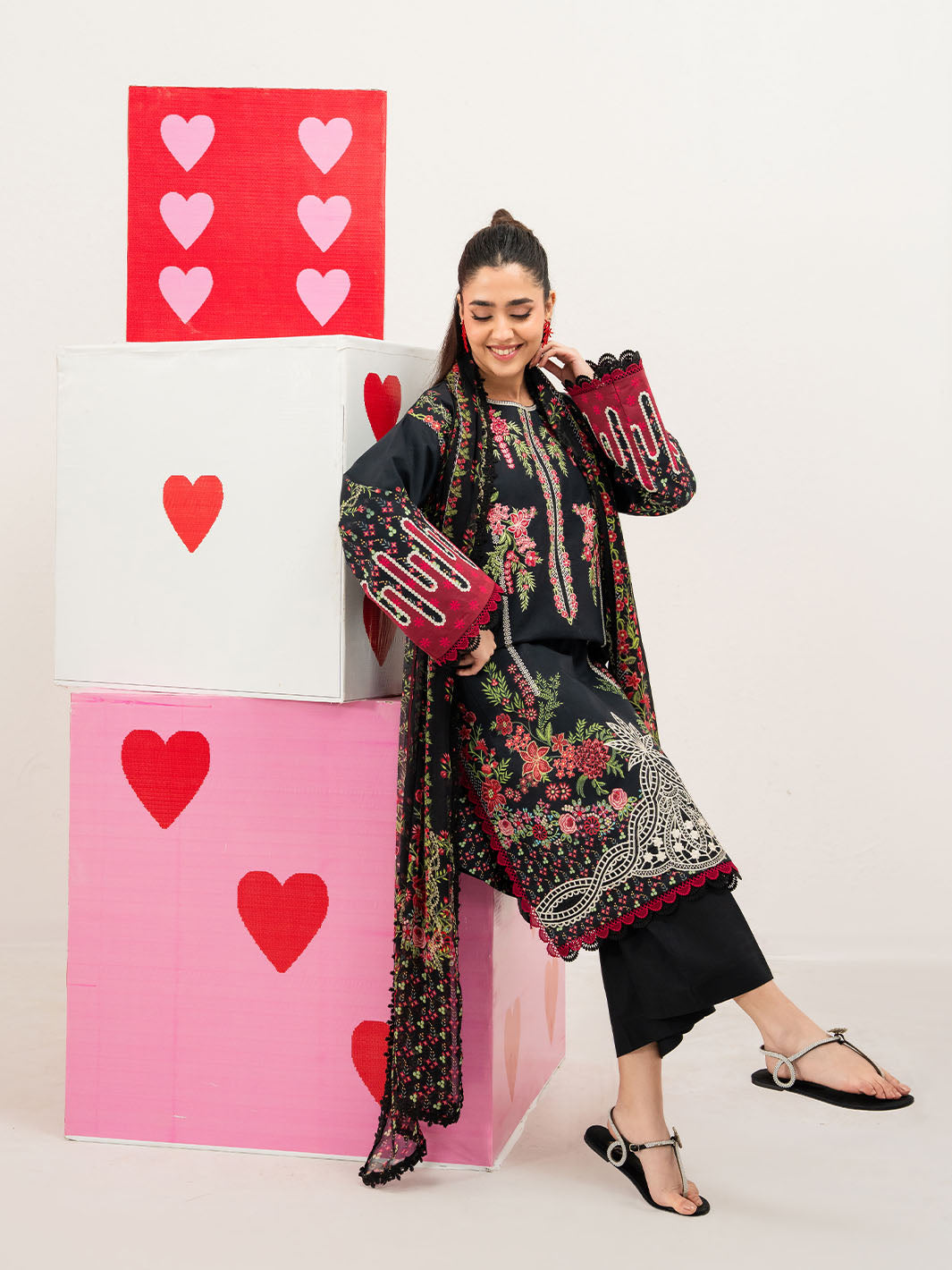 Mahnur | Anaya Lawn | ANA-004