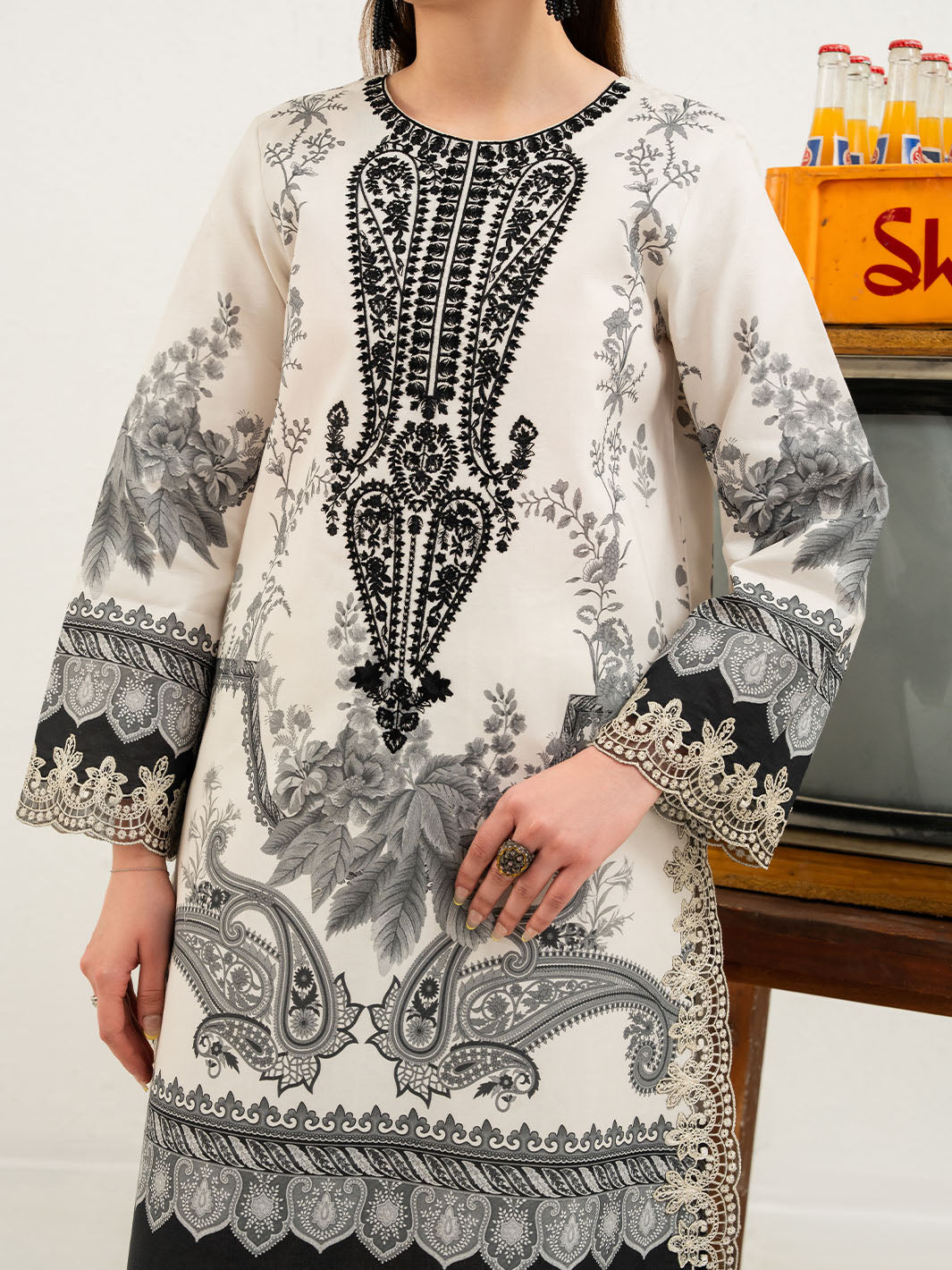 Mahnur | Anaya Lawn | ANA-005