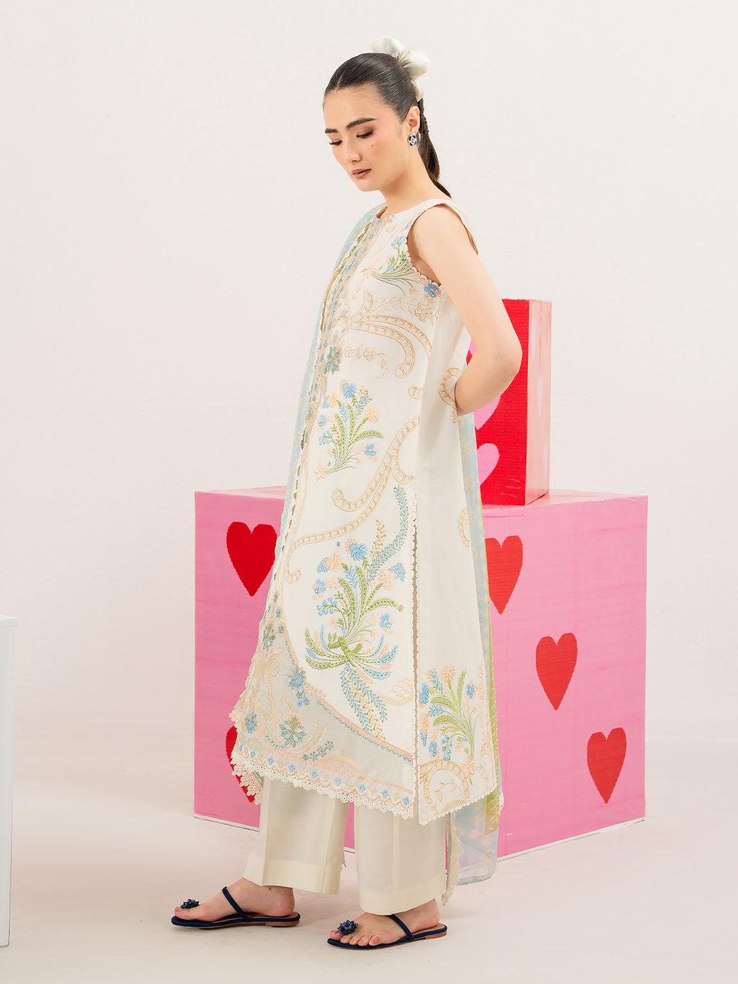 Mahnur | Anaya Lawn | ANA-010