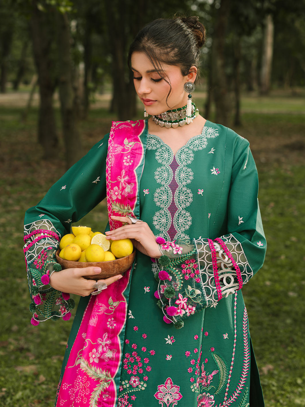 Mahnur | Dahlia Luxury Lawn 25 | Ara - Official Mahnur stockist in UK - Sakeena London