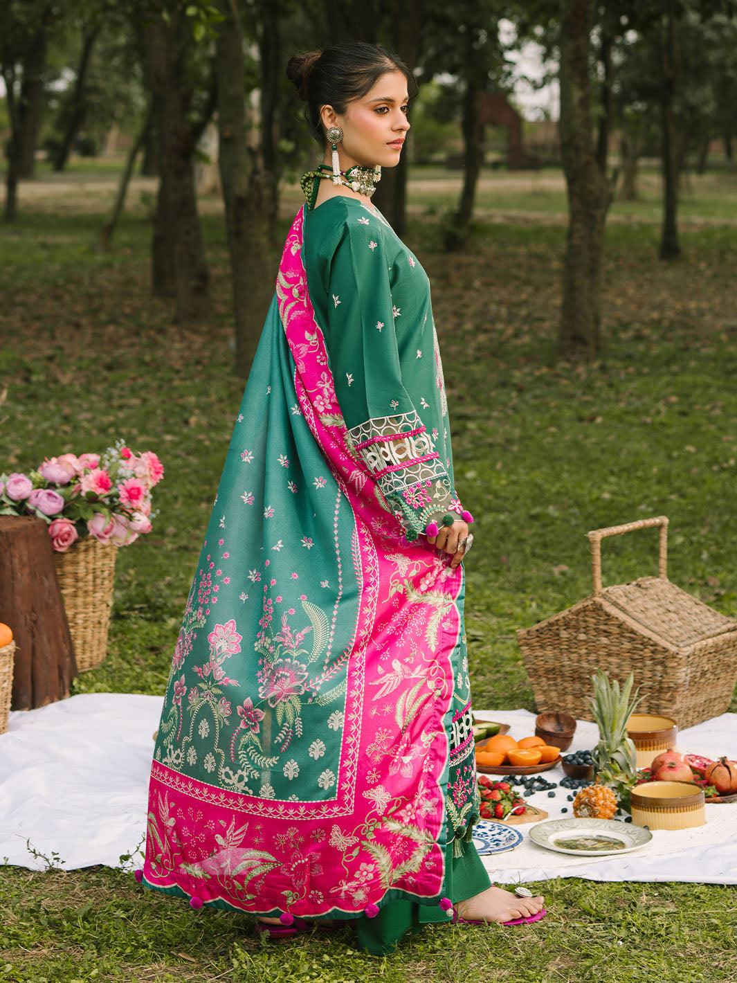 Mahnur | Dahlia Luxury Lawn 25 | Ara - Official Mahnur stockist in UK - Sakeena London