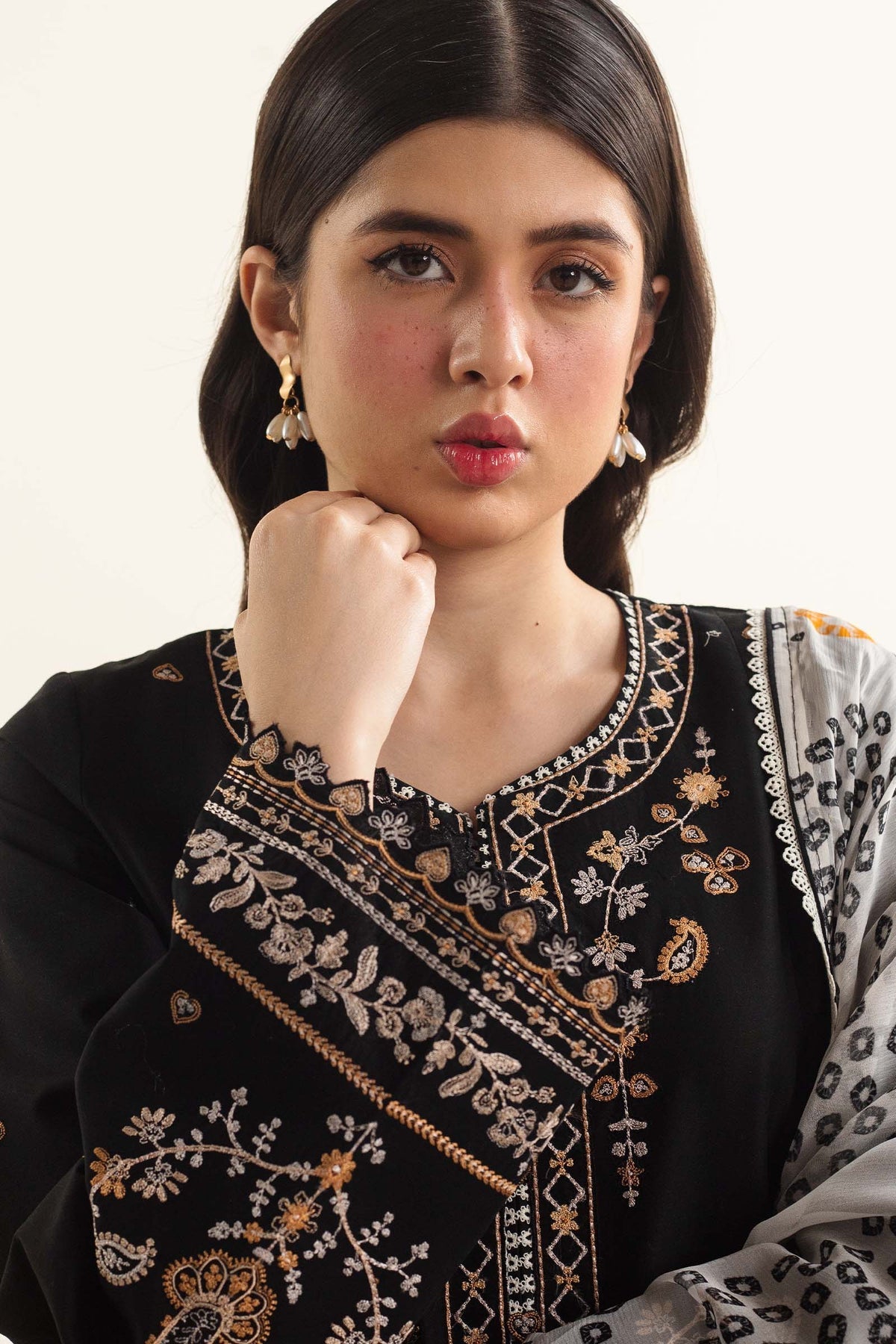 Zara Shahjahan | Coco Lawn Vol 2 | ARELA-7B - Official Zara Shahjahan stockist in UK - Sakeena London