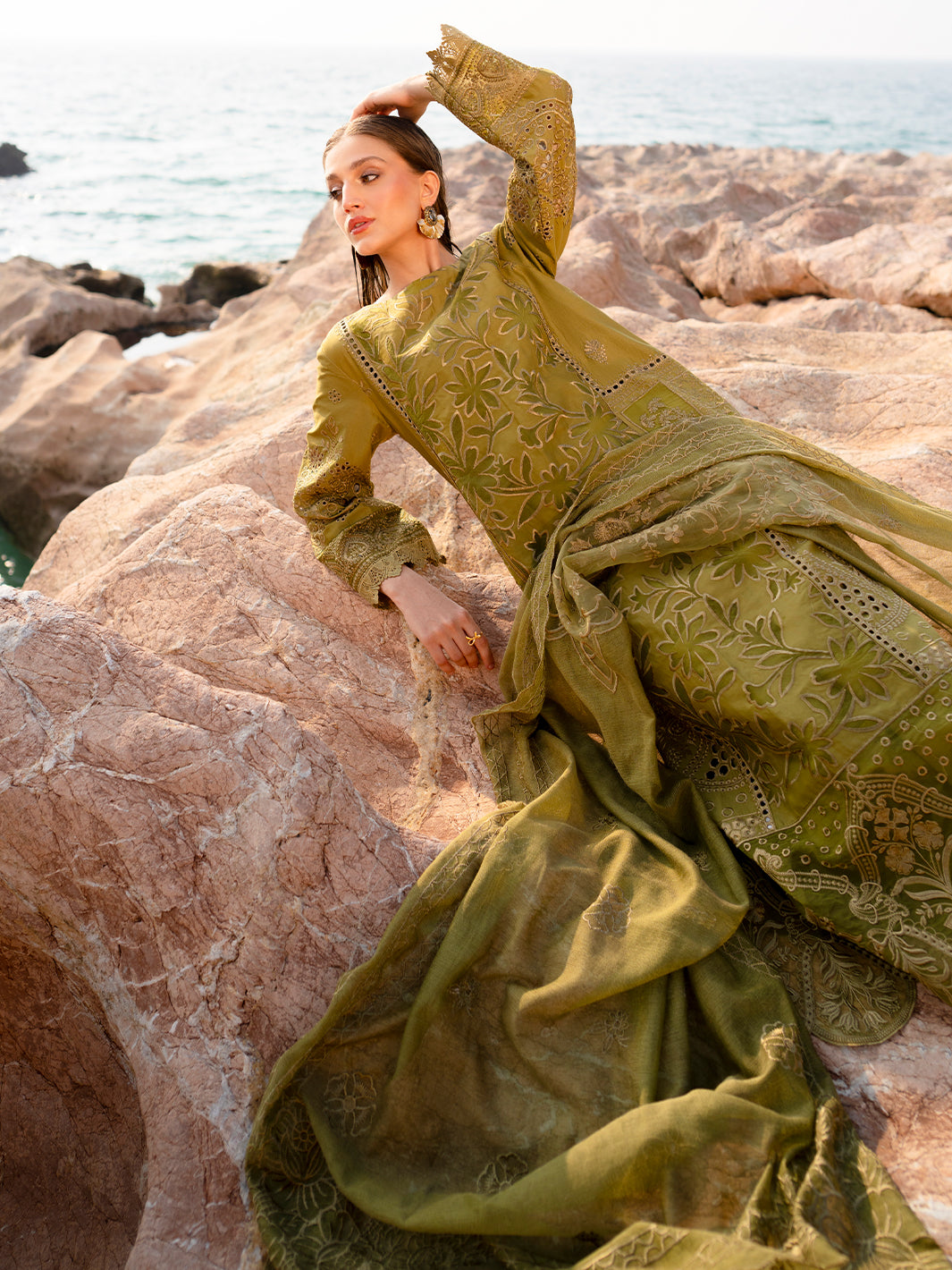 Mahnur | Sirena Luxury Lawn 25 | Adrienne - Official Mahnur stockist in UK - Sakeena London