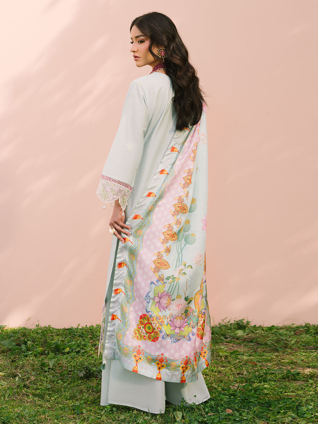 Mahnur | Dahlia Luxury Lawn 25 | Advina - Official Mahnur stockist in UK - Sakeena London