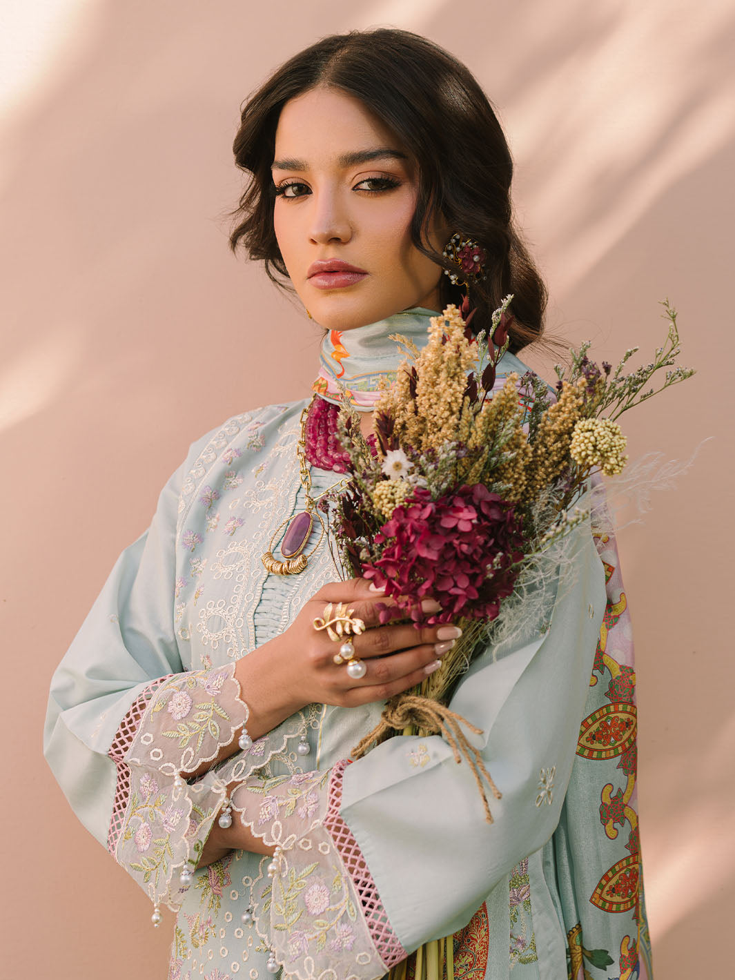 Mahnur | Dahlia Luxury Lawn 25 | Advina - Official Mahnur stockist in UK - Sakeena London