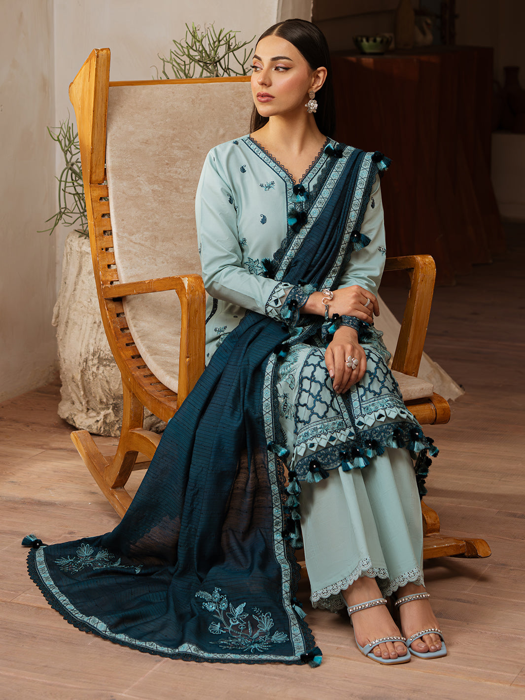 Mahnur | Florence Luxury Lawn 25 | AIYLEEN - Official Mahnur stockist in UK - Sakeena London