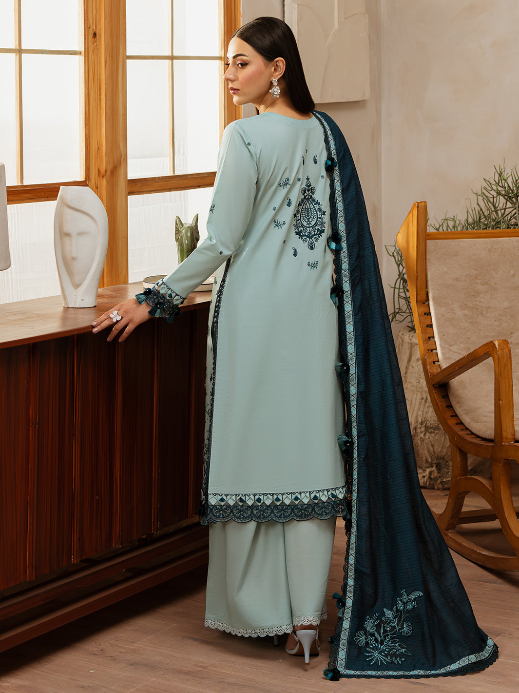 Mahnur | Florence Luxury Lawn 25 | AIYLEEN - Official Mahnur stockist in UK - Sakeena London
