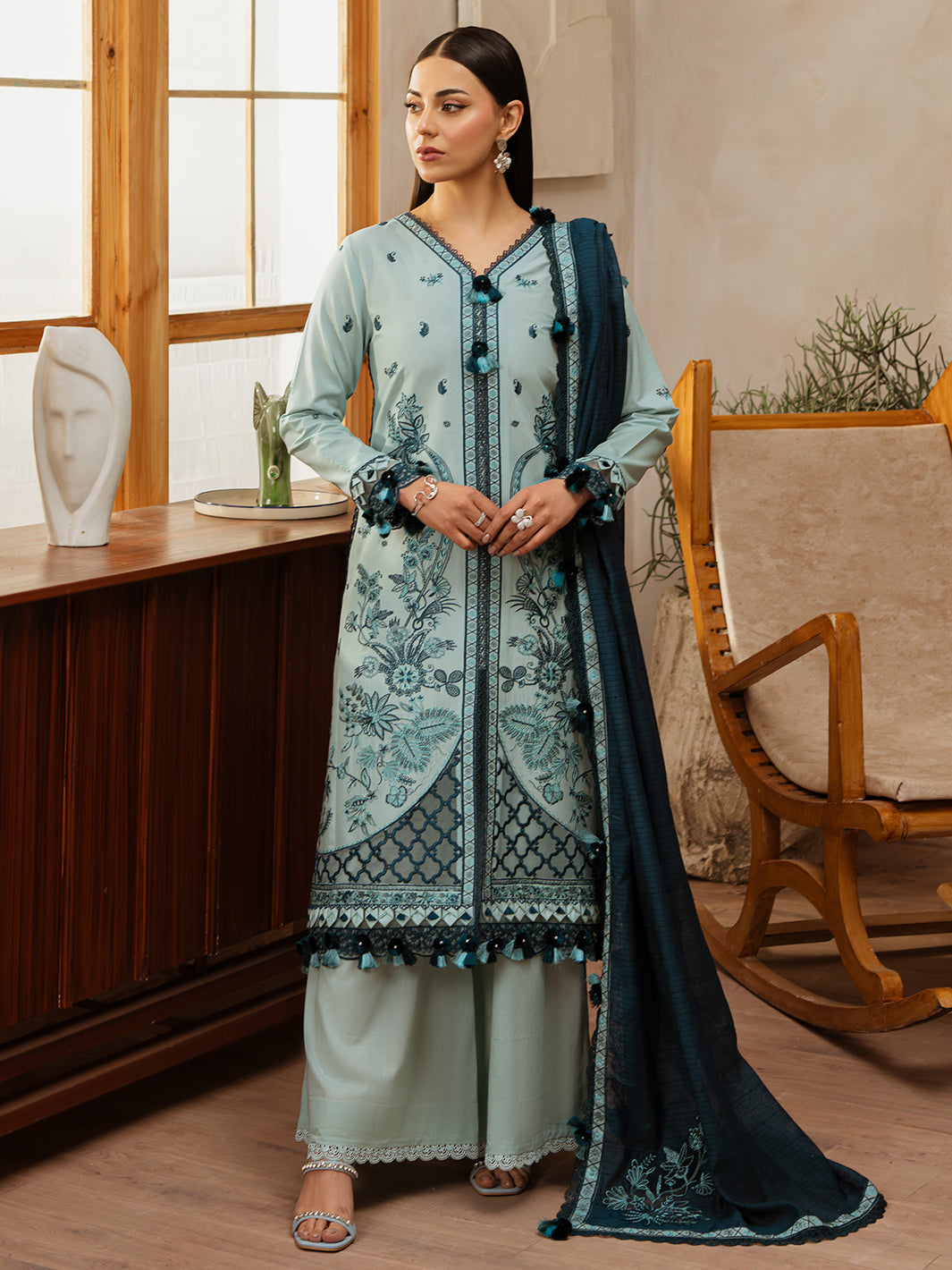 Mahnur | Florence Luxury Lawn 25 | AIYLEEN - Official Mahnur stockist in UK - Sakeena London