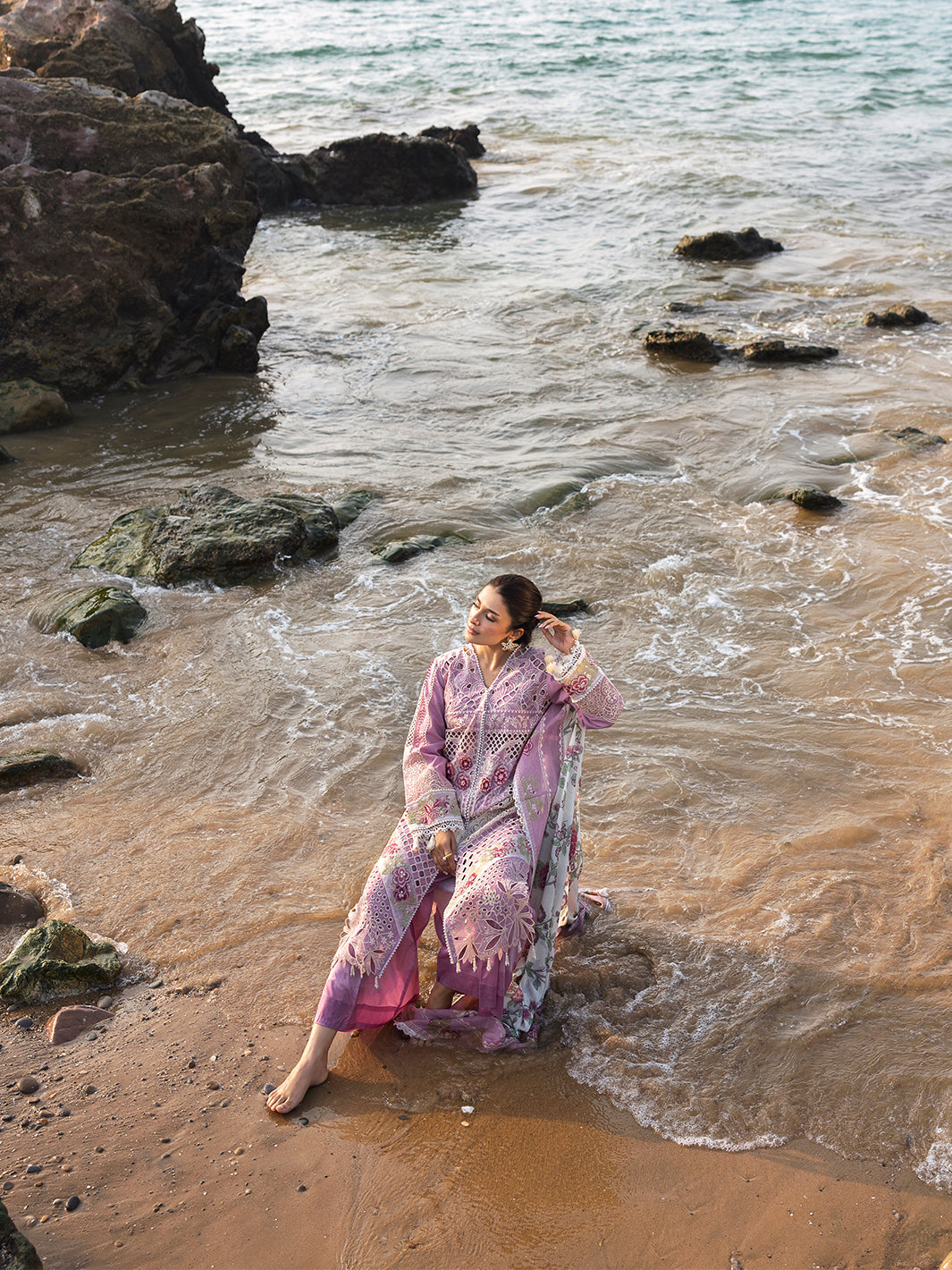 Mahnur | Sirena Luxury Lawn 25 | Aria - Official Mahnur stockist in UK - Sakeena London