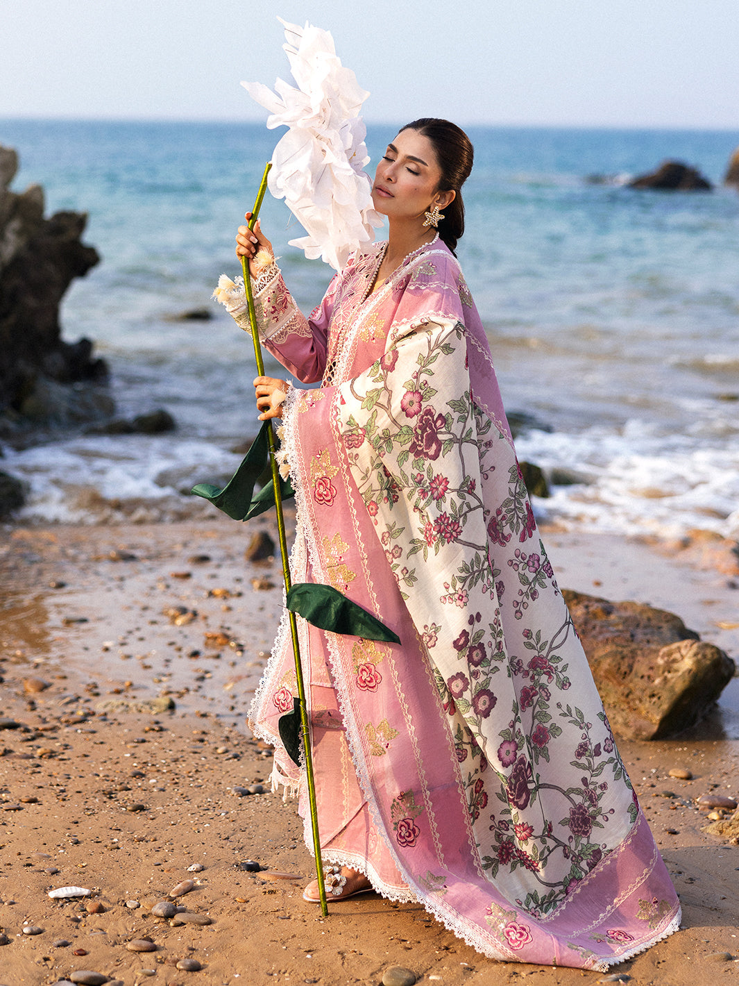 Mahnur | Sirena Luxury Lawn 25 | Aria - Official Mahnur stockist in UK - Sakeena London