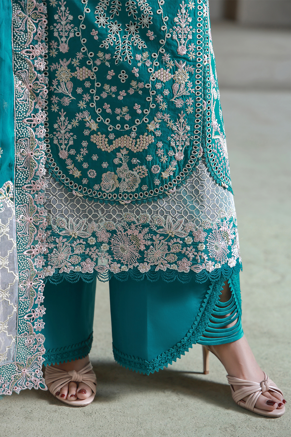 Aabyaan | Saagar Luxury Festive Lawn 26 | AYZEL (AL-07)