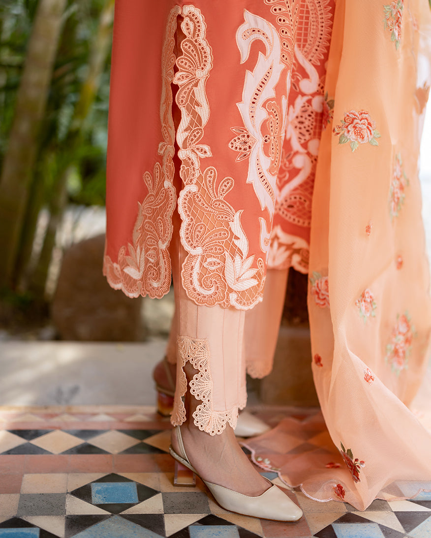 Mushq | Astoria Lawn 26 |Avienne
