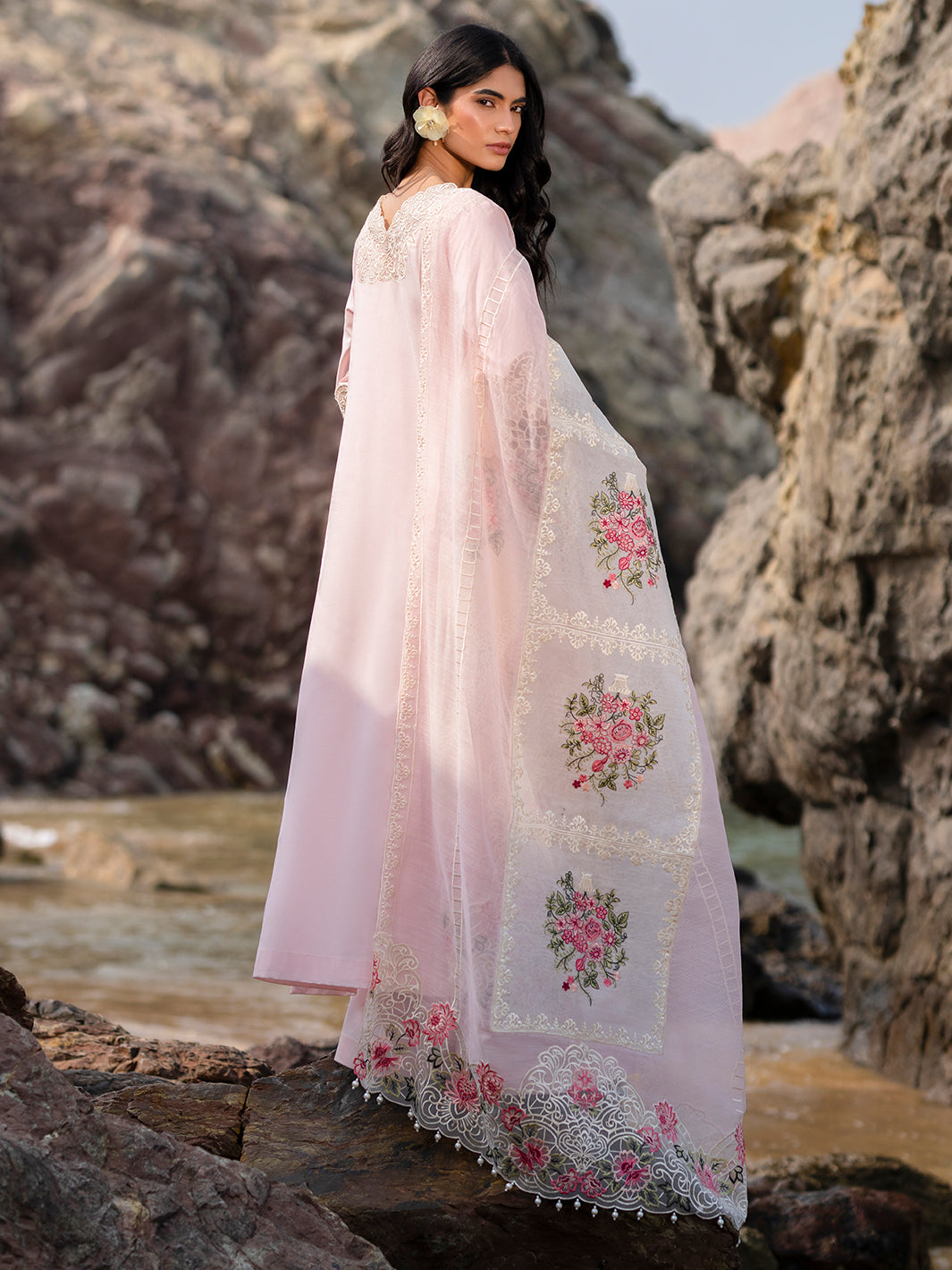 Mahnur | Sirena Luxury Lawn 25 | Azalea - Official Mahnur stockist in UK - Sakeena London