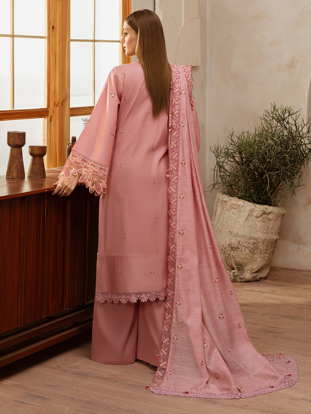 Mahnur | Florence Luxury Lawn 25 | AZMEY - Official Mahnur stockist in UK - Sakeena London