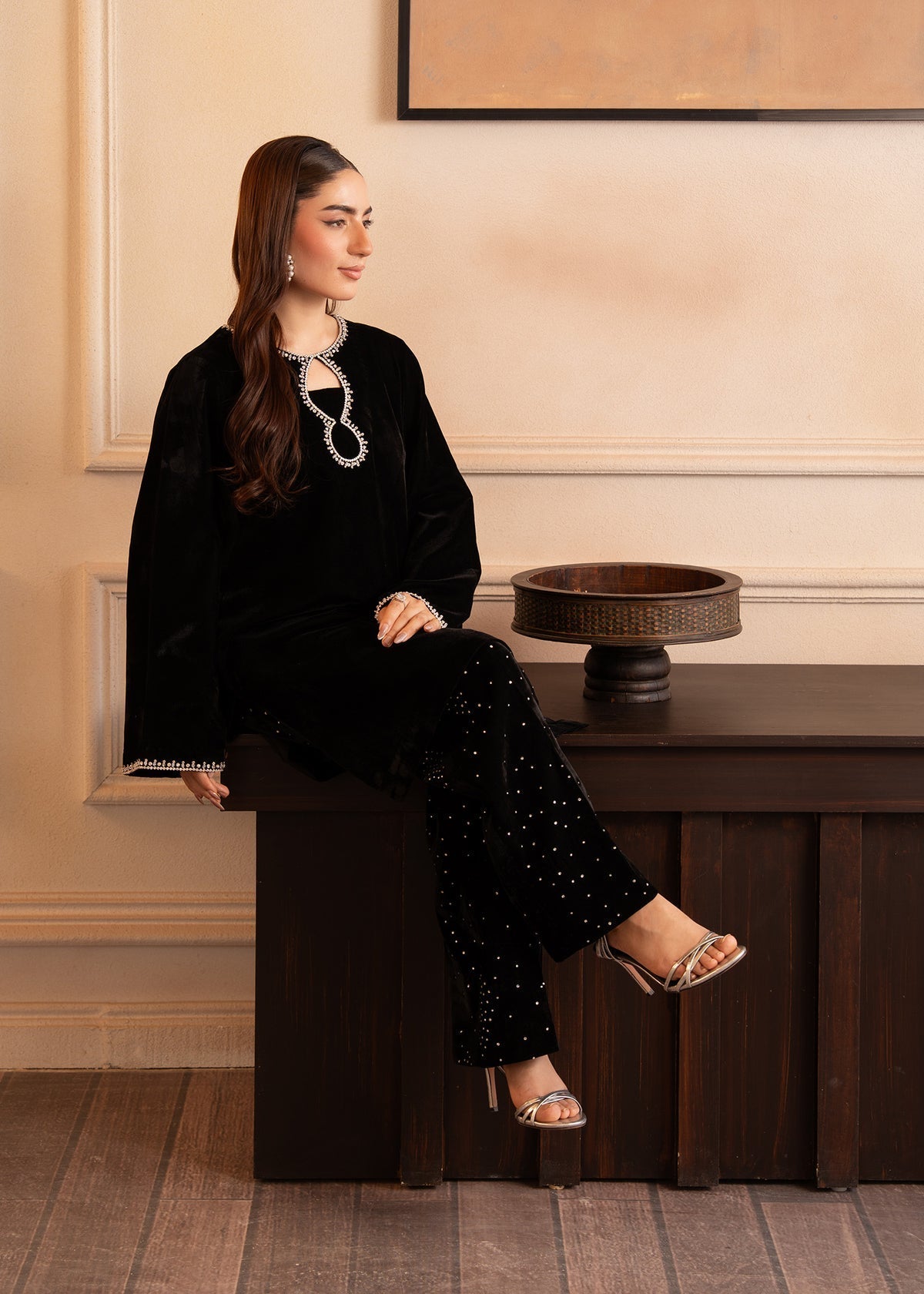 Fozia Khalid | The Velvet Rise 25 | NOIR GLEAM - Official Fozia Khalid stockist in UK - Sakeena London