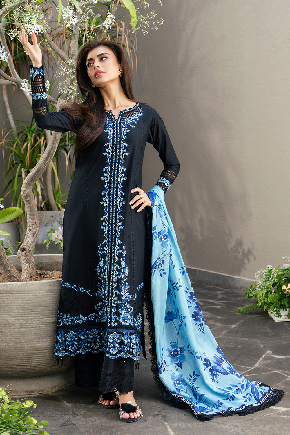 Azure | Luxury Lawn 26 | Black Amour by Azure – Pakistani designer wear