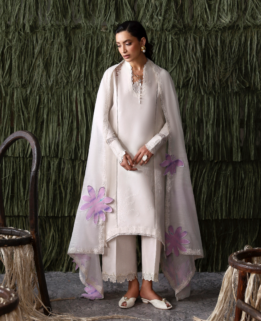 Republic Womenswear | Basics Pret | White Swan