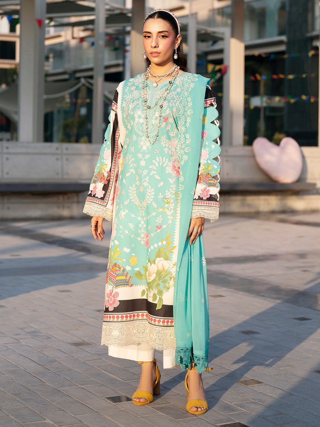 Mahnur | Broadway Luxury Lawn 26 | BW - 007