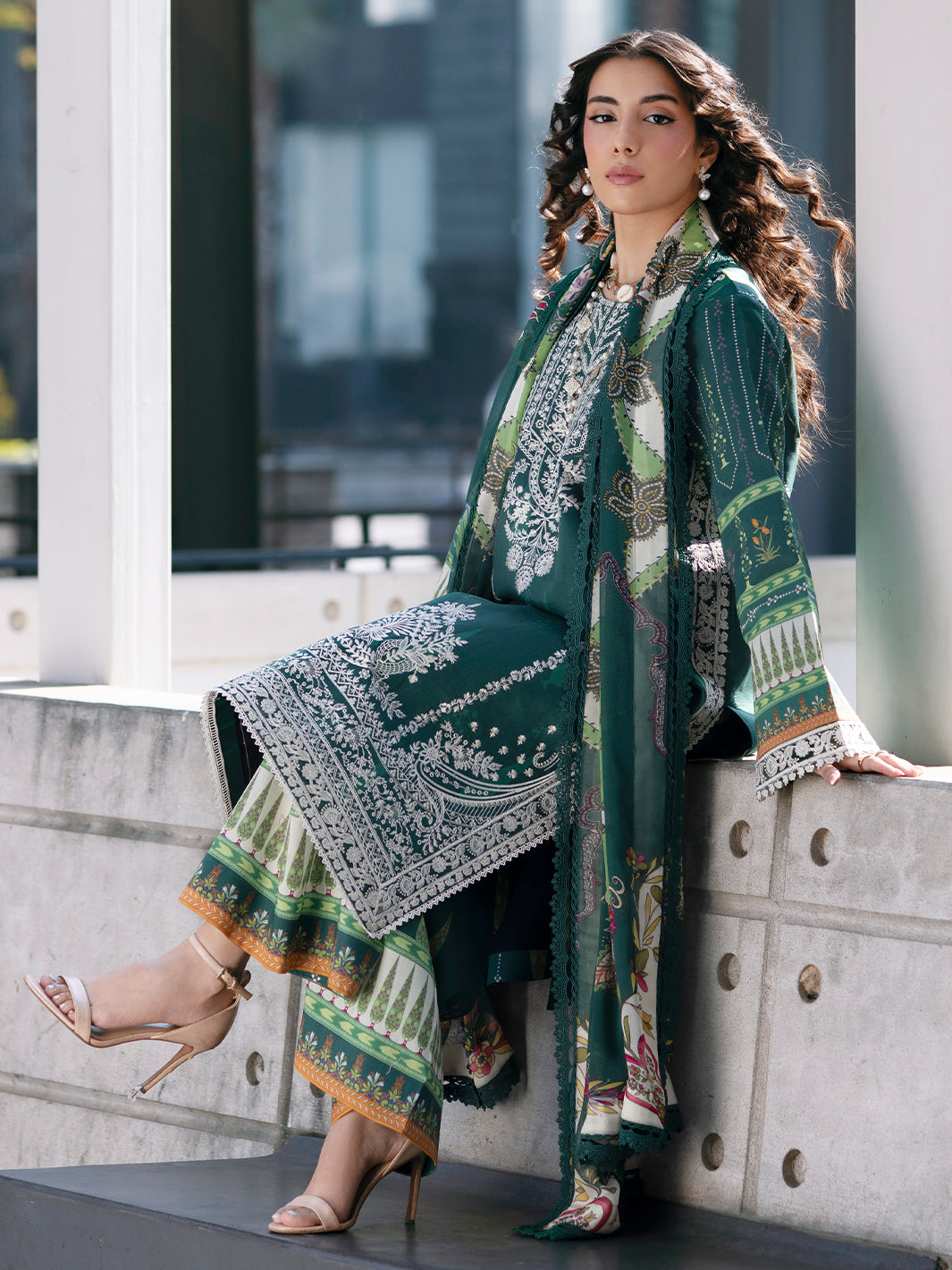 Mahnur | Broadway Luxury Lawn 26 | BW - 012