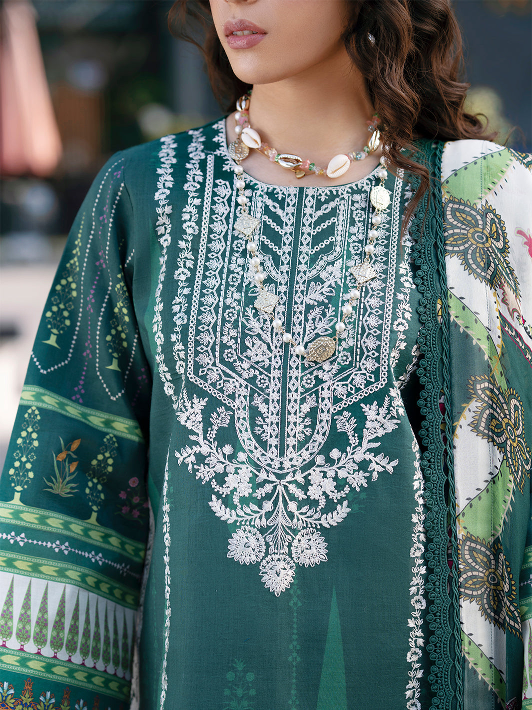 Mahnur | Broadway Luxury Lawn 26 | BW - 012