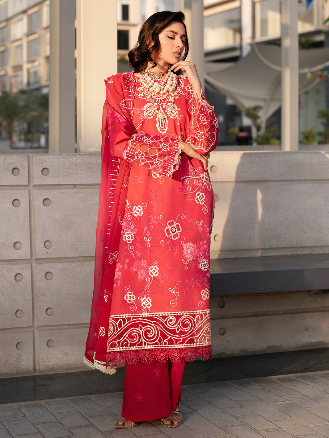 Mahnur | Broadway Luxury Lawn 26 | BW - 013