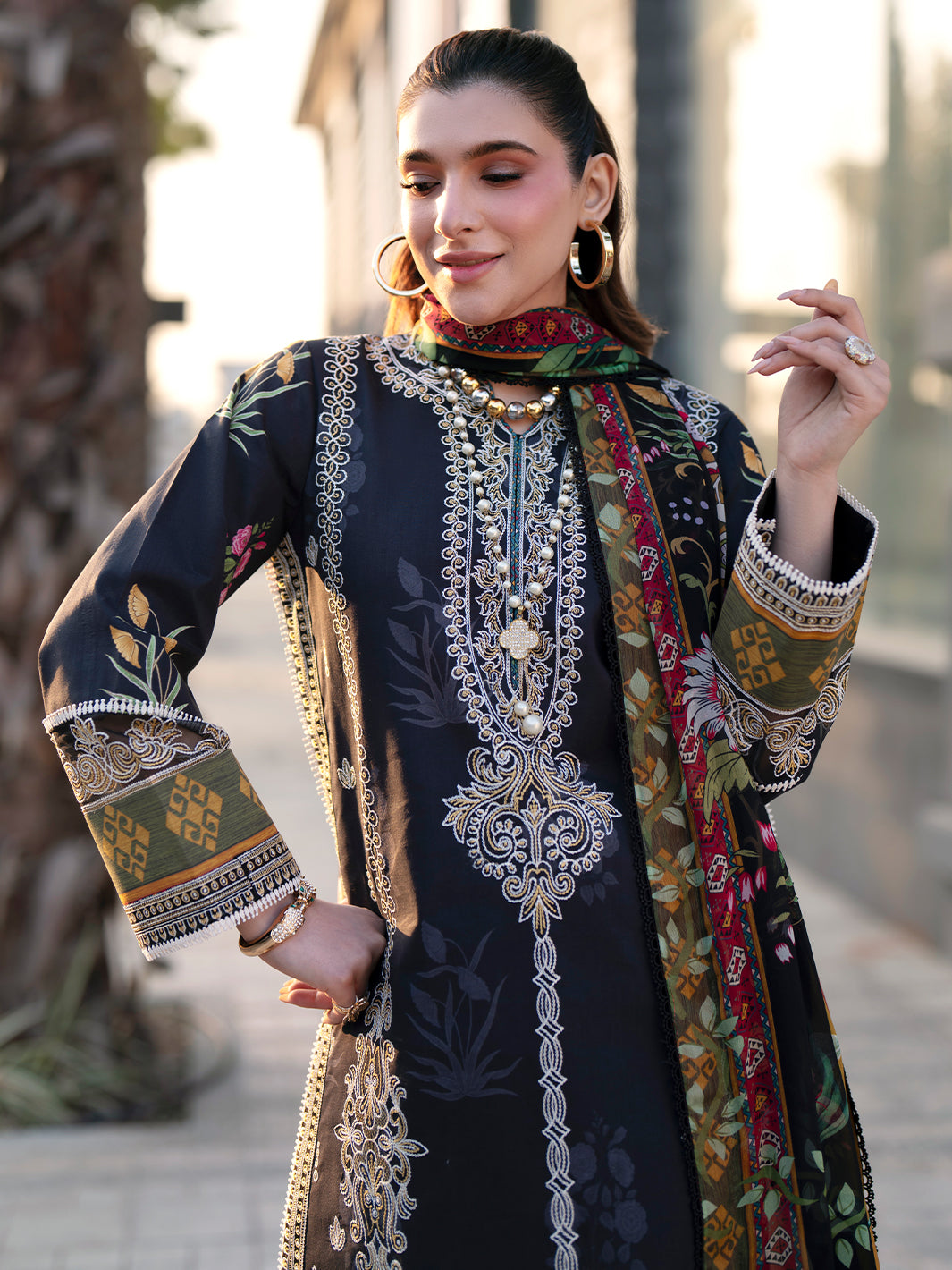 Mahnur | Broadway Luxury Lawn 26 | BW - 014